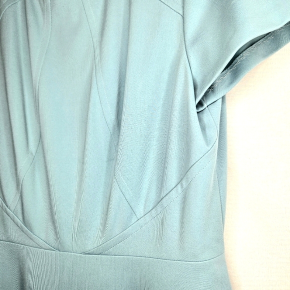 Tahari Capped Sleeve Dress. Aqua Blue Size 12 - Picture 6 of 15